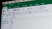Cara Menambahkan Kata Sandi di File Excel